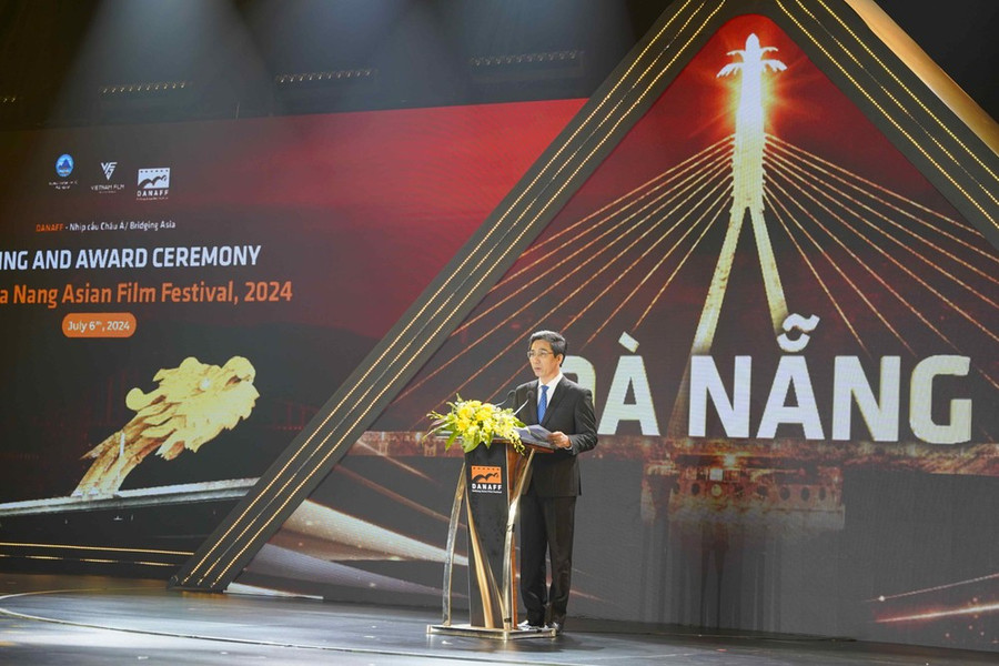 Phó Chủ tịch UBND TP Đà Nẵng Trần Chí Cường phát biểu tại lễ bế mạc Phó Chủ tịch UBND TP Đà Nẵng Trần Chí Cường phát biểu tại lễ bế mạc