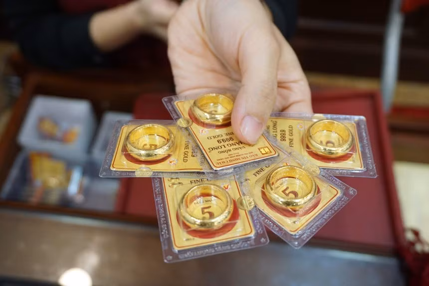 Giá vàng nhẫn trong nước tăng vùn vụt từ 700.000-1.150.000 đồng/lượng vào ngày 21-9. (Ảnh minh họa/ Nguồn: tinnhanhchungkhoan.vn)