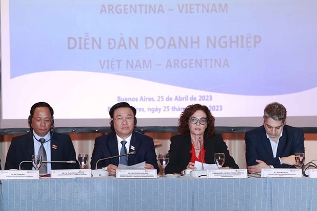 Chủ tịch Quốc hội Vương Đình Huệ dự Diễn đàn Doanh nghiệp Việt Nam-Argentina. (Ảnh: Doãn Tấn/TTXVN) Chủ tịch Quốc hội Vương Đình Huệ dự Diễn đàn Doanh nghiệp Việt Nam-Argentina. (Ảnh: Doãn Tấn/TTXVN)