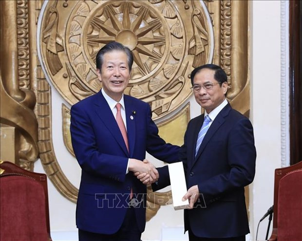 Bộ trưởng Ngoại giao Bùi Thanh Sơn tiếp Chủ tịch Đảng Công minh Nhật Bản Yamaguchi Natsuo. (Ảnh: Lâm Khánh /TTXVN)