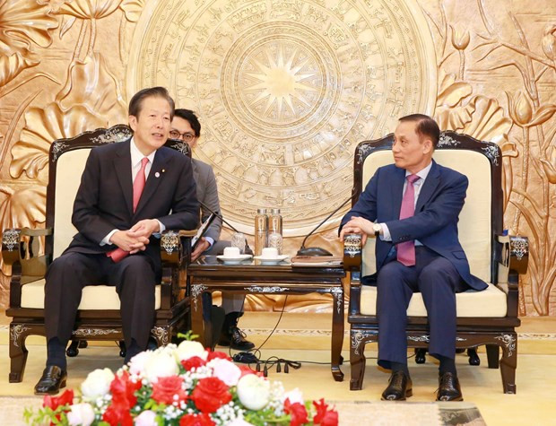 Chiều 22/8/2023, tại Hà Nội, đồng chí Lê Hoài Trung, Uỷ viên Trung ương Đảng, Trưởng Ban Đối ngoại Trung ương tiếp Đoàn đại biểu Đảng Công minh Nhật Bản do ông Yamaguchi Natsuo, Chủ tịch Đảng làm Trưởng đoàn đang thăm và làm việc tại Việt Nam. (Ảnh: Phương Hoa/TTXVN) Chiều 22/8/2023, tại Hà Nội, đồng chí Lê Hoài Trung, Uỷ viên Trung ương Đảng, Trưởng Ban Đối ngoại Trung ương tiếp Đoàn đại biểu Đảng Công minh Nhật Bản do ông Yamaguchi Natsuo, Chủ tịch Đảng làm Trưởng đoàn đang thăm và làm việc tại Việt Nam. (Ảnh: Phương Hoa/TTXVN)