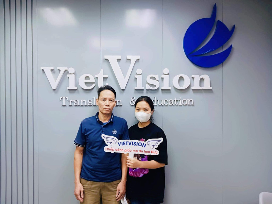 Thuỳ Linh chọn học tiếng để đi du học theo hệ vừa học vừa làm. Ảnh: Nhân vật cung cấp.