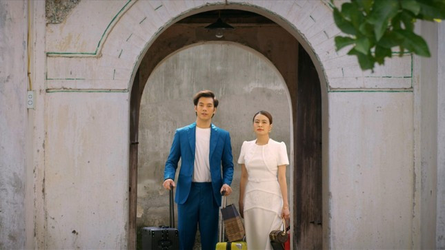 Hoàng Thùy Linh và Nhan Phúc Vinh kết đôi trong bộ phim mới của đạo diễn Bùi Quốc Việt.