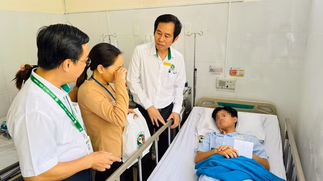 Thanh niên nhiễm độc xyanua được cứu sống sau gần 1 tháng điều trị, lọc máu tích cực