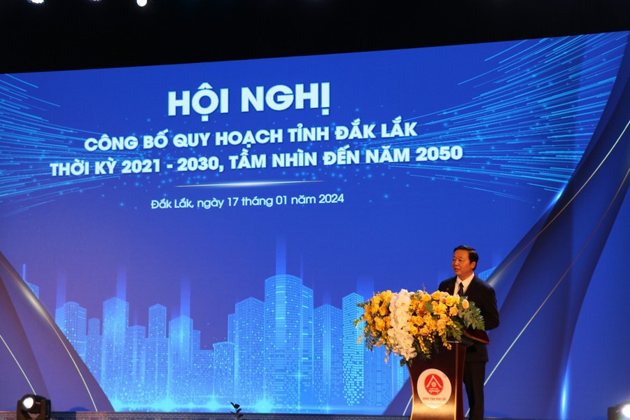 Phó Thủ tướng Chính phủ Trần Hồng Hà phát biểu tại Hội nghị. (Ảnh: Anh Dũng/TTXVN) Phó Thủ tướng Chính phủ Trần Hồng Hà phát biểu tại Hội nghị. (Ảnh: Anh Dũng/TTXVN)