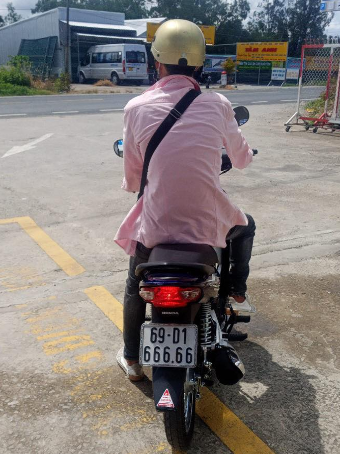 Chiếc xe biển &quot;ngũ quý&quot; 666.66 được anh Kiếm bán lại với giá 235 triệu đồng