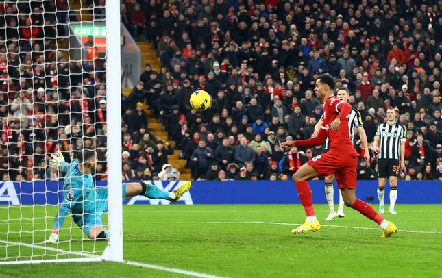 Gakpo ghi bàn để giúp Liverpool thắng đậm