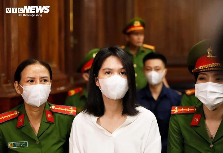 Bị cáo Ngọc Trinh tại phiên toà. (Ảnh: Hoàng Thọ)