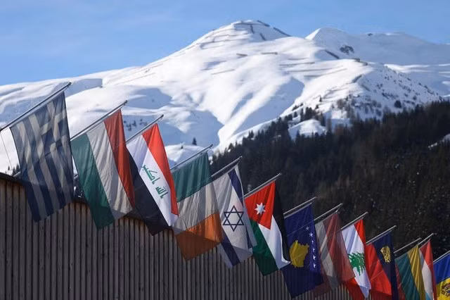 Nhóm chống nghèo đói Oxfam (trụ sở Nairobi) cho biết tổng tài sản của 5 người giàu nhất thế giới đã tăng hơn gấp đôi lên 869 tỉ USD kể từ năm 2020. Ảnh: Bloomberg