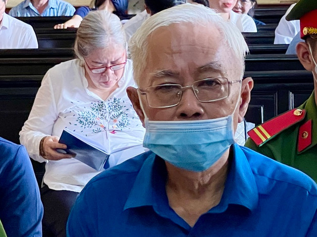 Bị cáo Trần Phương Bình và Nguyễn Thị Ngọ tại toà