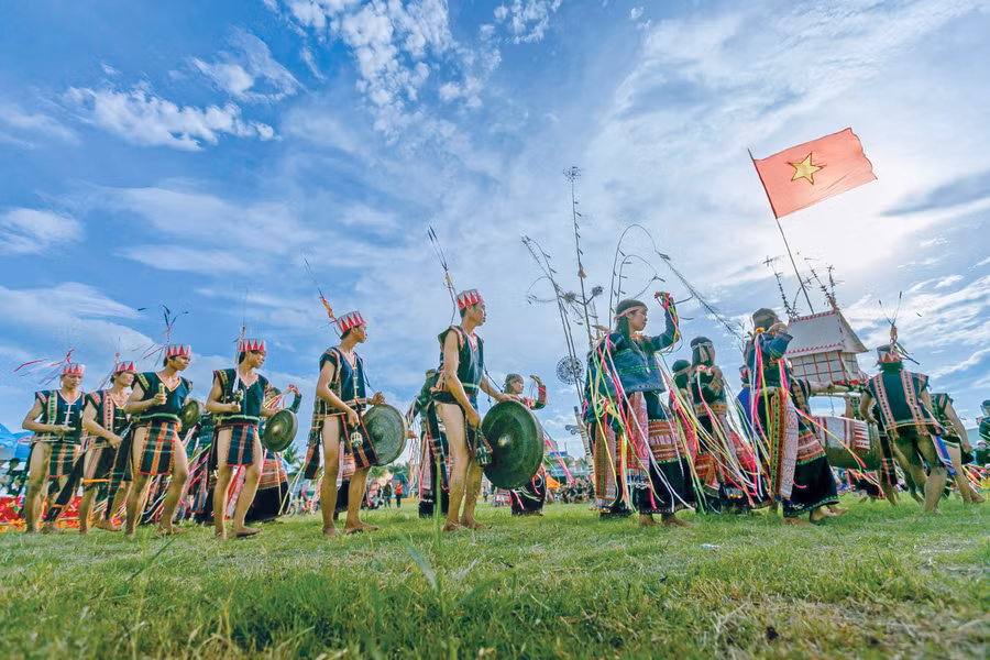 Cồng chiêng ngày hội. Ảnh: Quốc Nguyễn