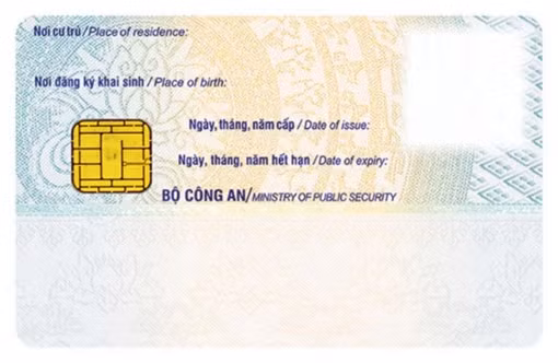 Mặt sau thẻ căn cước của trẻ từ 0 - dưới 6 tuổi và từ 6 tuổi trở lên chứa thông tin giống nhau. ẢNH BỘ CÔNG AN