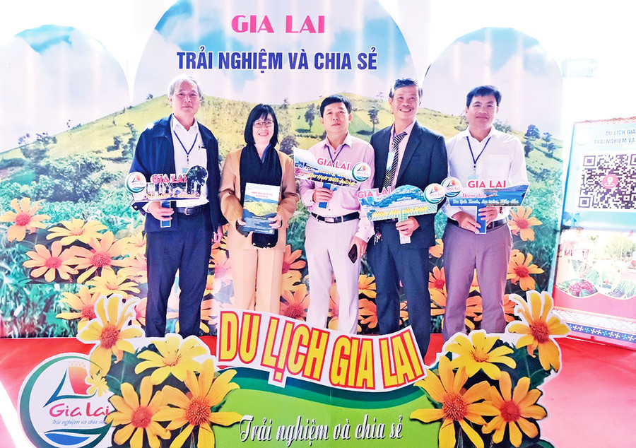 Gia Lai giới thiệu các sản phẩm du lịch đặc sắc, điểm check-in trong tỉnh tại các sự kiện, hội nghị liên kết du lịch. Ảnh: N.B