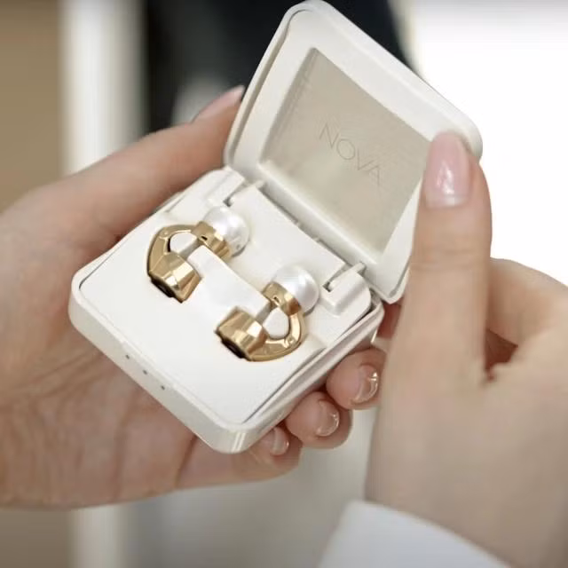 Một mẫu quảng cáo tai nghe NOVA H1 Một mẫu quảng cáo tai nghe NOVA H1