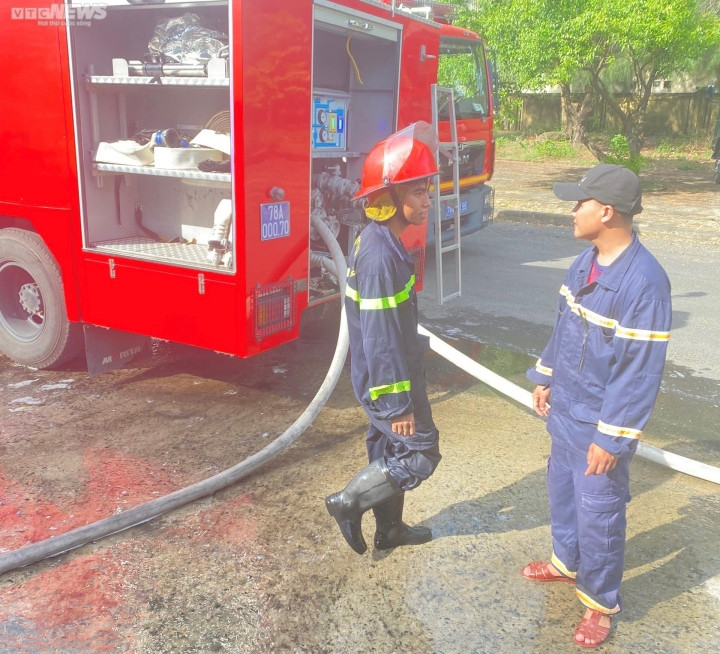 Đến 9h sáng cùng ngày, cơ bản đã khống chế được đám cháy. Đến 9h sáng cùng ngày, cơ bản đã khống chế được đám cháy.