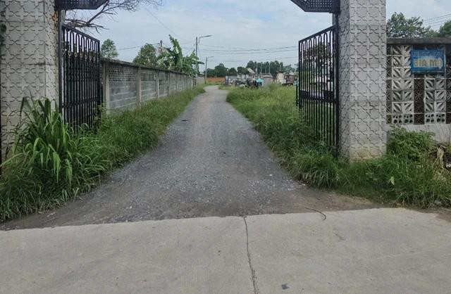 Nghĩa trang nơi Bích cất giấu bình xyanua và cũng là nơi 5 người thân của Bích được chôn cất sau khi chết. ẢNH: LÊ LÂM