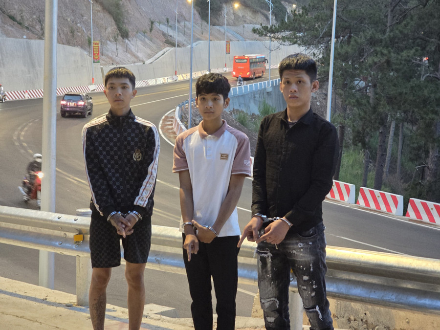 Các đối tượng Nam, Bắc, Tâm (từ phải qua) Các đối tượng Nam, Bắc, Tâm (từ phải qua)