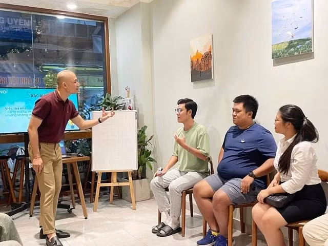 Người trẻ tham gia một lớp học nói.ẢNH: THỤC HIỀN