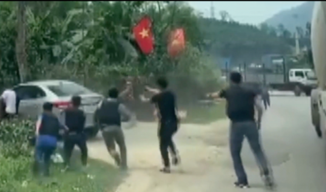 Năm 2021, các trinh sát Công an tỉnh Hà Tĩnh xác định xe ôtô hiệu Toyota Vios mang BKS: 37A-763.50 di chuyển nhanh trên quốc lộ 8A có chở theo số lượng lớn ma túy nên tiến hành bám theo.