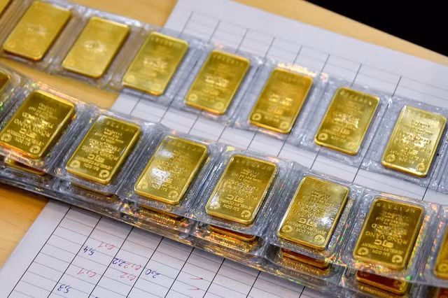 Giá vàng SJC giảm mạnh trong ngày mùng 1 Tết, có sự cách biệt lớn giữa các tiệm vàng