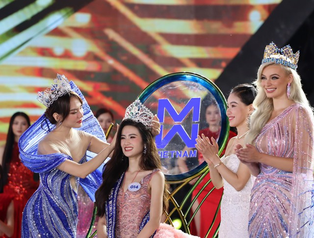 Ý Nhi đăng quang Hoa hậu Thế giới Việt Nam 2023. Ảnh: M.H