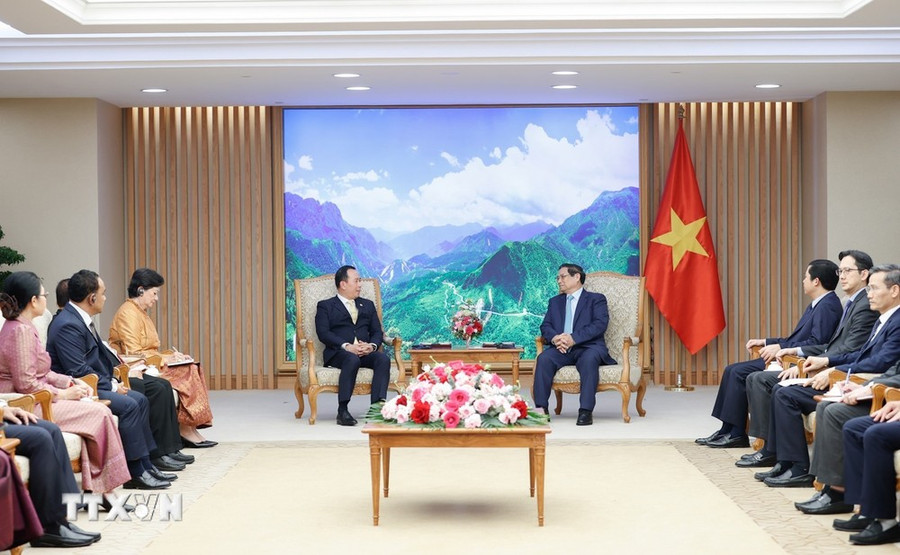 Thủ tướng Phạm Minh Chính tiếp Bộ trưởng Thanh tra Campuchia Huot Hak. (Ảnh: Dương Giang/TTXVN) Thủ tướng Phạm Minh Chính tiếp Bộ trưởng Thanh tra Campuchia Huot Hak. (Ảnh: Dương Giang/TTXVN)