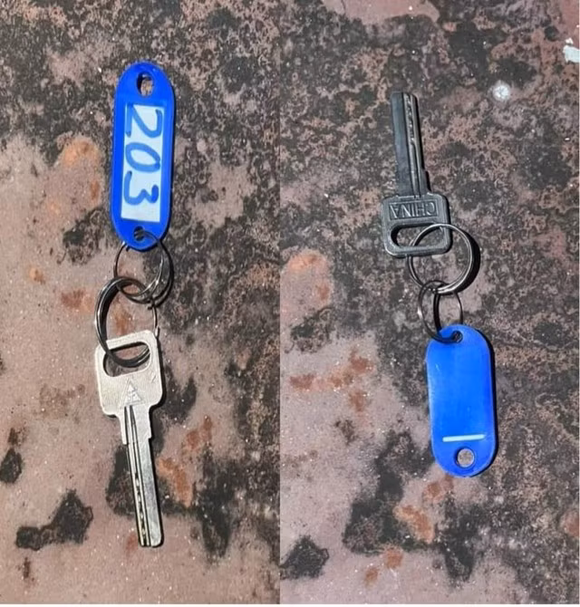 Chìa khóa thu được trên thi thể. Ảnh: NGUYỄN TÚ