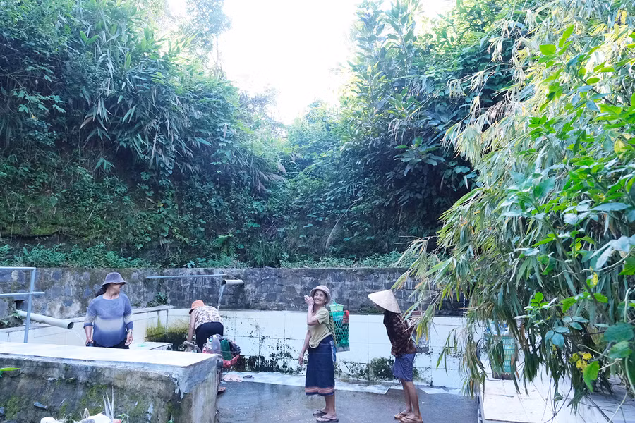 Chiều xuống ở giọt nước làng Ia Nueng (xã Biển Hồ)-ngôi làng được TP. Pleiku ban hành đề án xây dựng làng du lịch cộng đồng. Ảnh: M.C