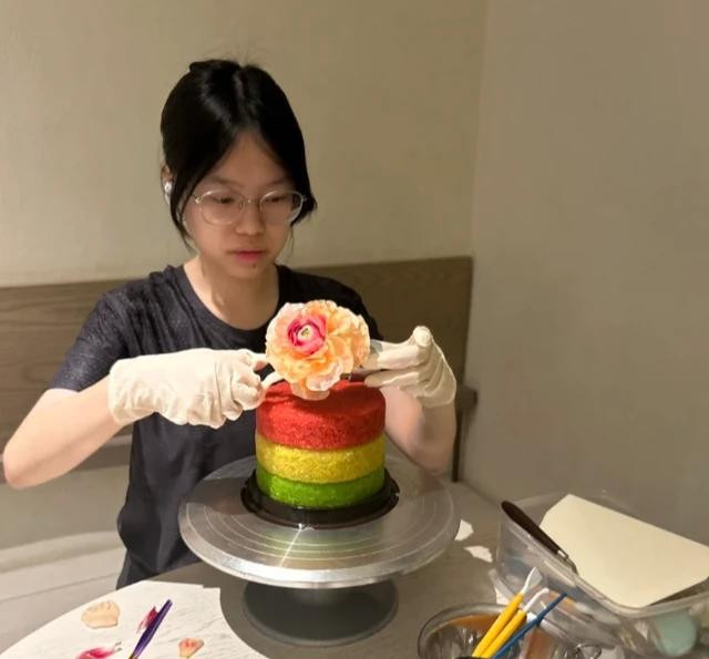 Catherine Nguyễn Đặng đang thiết kế các sản phẩm về xôi. Ảnh PHƯƠNG VY Catherine Nguyễn Đặng đang thiết kế các sản phẩm về xôi. Ảnh PHƯƠNG VY