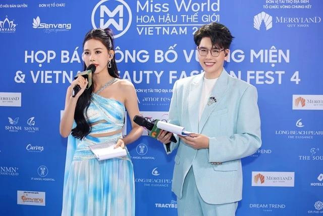 Nam Linh dẫn chương trình cùng Á hậu Ngọc Hằng. Ảnh: NVCC