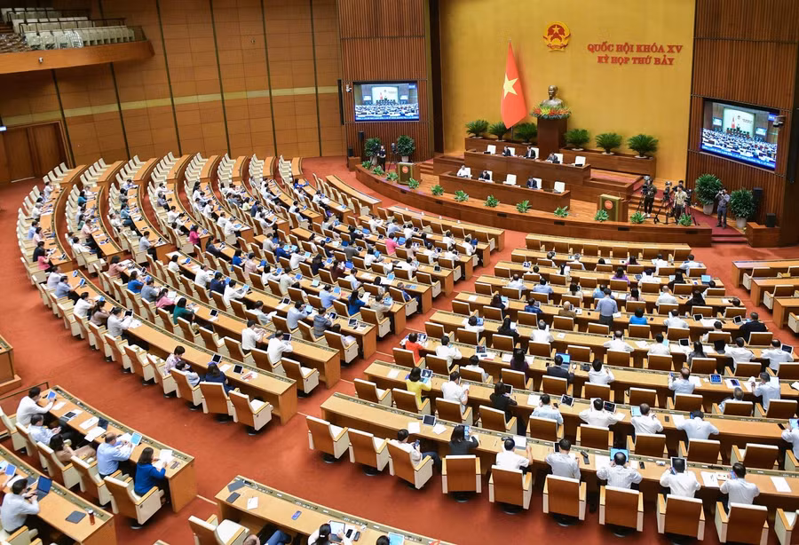 Quốc hội họp phiên toàn thể ở hội trường, thảo luận về một số nội dung còn ý kiến khác nhau của dự thảo Luật Thủ đô (sửa đổi) trong tuần làm việc thứ 2, kỳ họp thứ 7, Quốc hội khóa XV. Ảnh: QH Quốc hội họp phiên toàn thể ở hội trường, thảo luận về một số nội dung còn ý kiến khác nhau của dự thảo Luật Thủ đô (sửa đổi) trong tuần làm việc thứ 2, kỳ họp thứ 7, Quốc hội khóa XV. Ảnh: QH