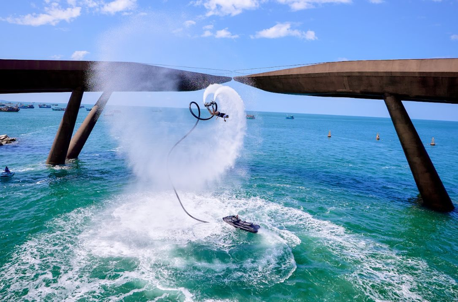 DIFF 2024 &quot;chiêu đãi&quot; du khách những màn trình diễn Jetski &amp; Flyboards đặc biệt (ảnh minh họa)