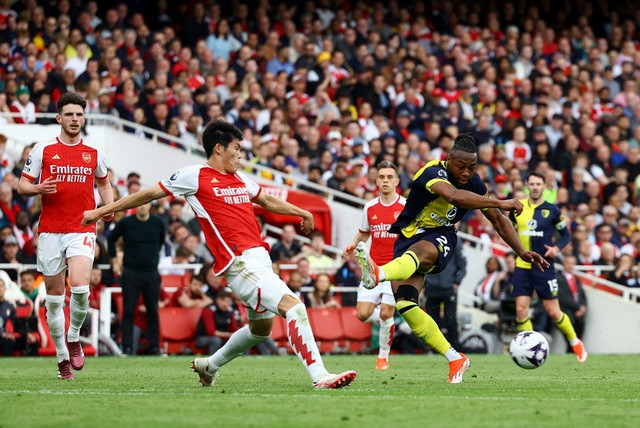 Antoine Semenyo phá lưới chủ nhà nhưng bàn thắng bị từ chối Antoine Semenyo phá lưới chủ nhà nhưng bàn thắng bị từ chối