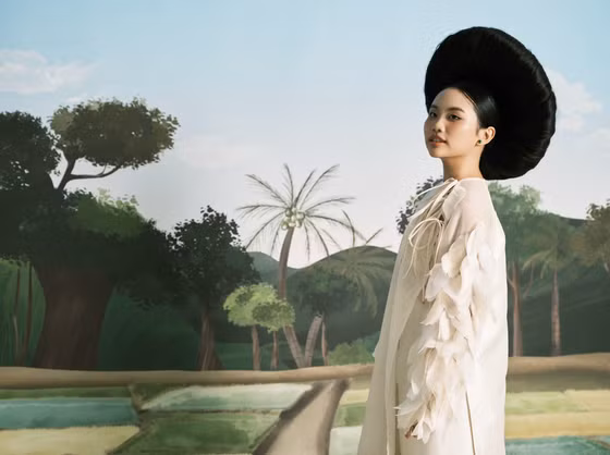 Hình ảnh của Phương Mỹ Chi trong album “Vũ trụ cò bay”