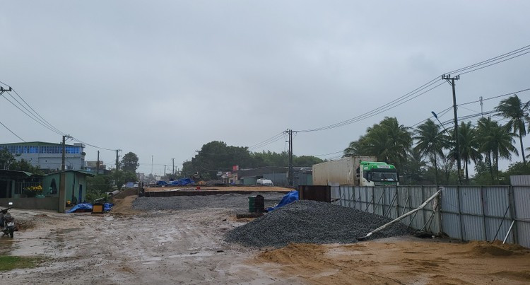 Quá trình cải tạo, nâng cấp Quốc lộ 19 Bình Định - Gia Lai đang tiềm ẩn nhiều rủi ro về an toàn giao thông. Quá trình cải tạo, nâng cấp Quốc lộ 19 Bình Định - Gia Lai đang tiềm ẩn nhiều rủi ro về an toàn giao thông.
