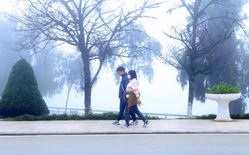 Không khí lạnh đã ảnh hưởng đến phía Tây Bắc Bộ, Bắc Trung Bộ. (Ảnh: Quốc Khán/TTXVN) Không khí lạnh đã ảnh hưởng đến phía Tây Bắc Bộ, Bắc Trung Bộ. (Ảnh: Quốc Khán/TTXVN)