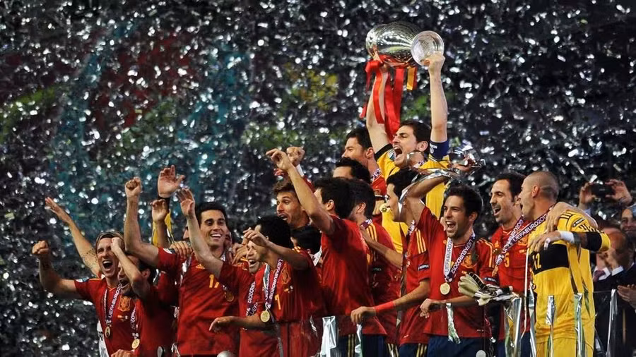 Đội tuyển Tây Ban Nha lần thứ lên ngôi liên tiếp tại Vòng chung kết EURO 2012 (Ảnh: Gretty Images)