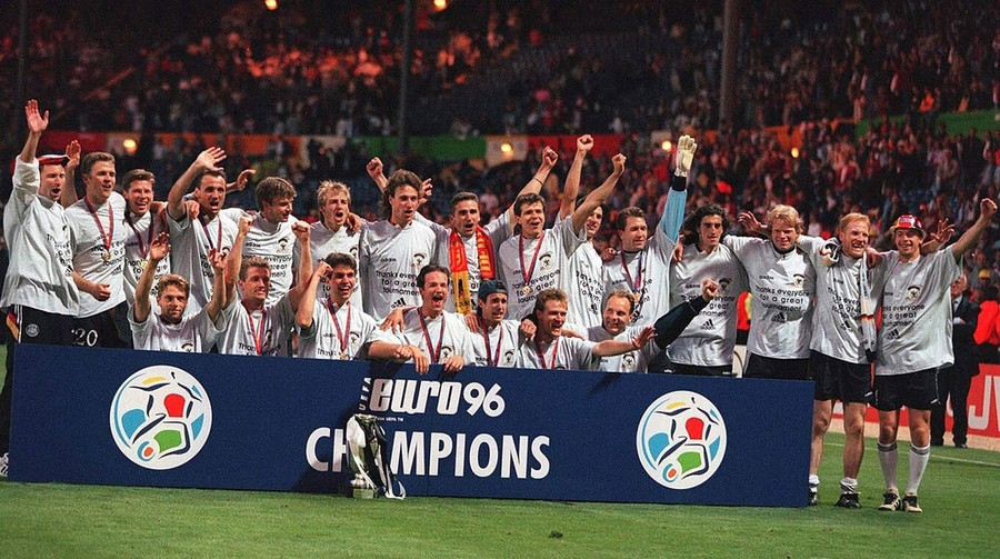 Đội tuyển Đức lần thứ 3 đăng quang Vô địch EURO 1996 (Nguồn: DFB.com)
