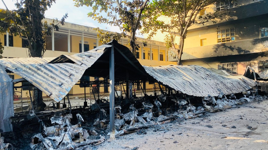 Hiện trường vụ hỏa hoạn khiến nhiều xe điện bị cháy rụi. Hiện trường vụ hỏa hoạn khiến nhiều xe điện bị cháy rụi.