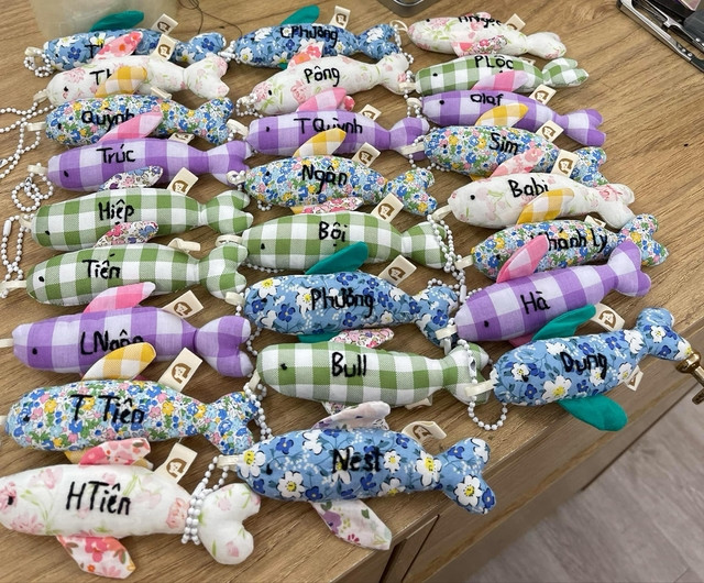 Những chú cá đầy sáng tạo do Đình may. ẢNH: DUY TÂN Những chú cá đầy sáng tạo do Đình may. ẢNH: DUY TÂN