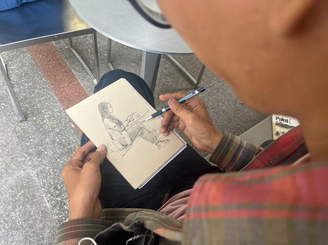 Chỉ vỏn vẹn khoảng 20 phút, bức tranh đã được anh Hưng hoàn thiện. Ảnh: Kim Ngọc Nghiên Chỉ vỏn vẹn khoảng 20 phút, bức tranh đã được anh Hưng hoàn thiện. Ảnh: Kim Ngọc Nghiên