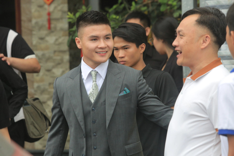 Quang Hải trước giờ đi rước dâu.