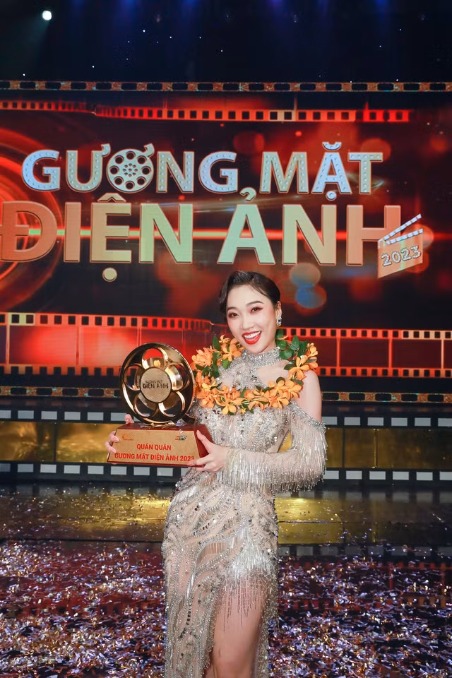 Lê Thu hạnh phúc xem danh hiệu quán quân là bước đệm để cô cố gắng hơn trong thời gian tới. Ảnh: BTC