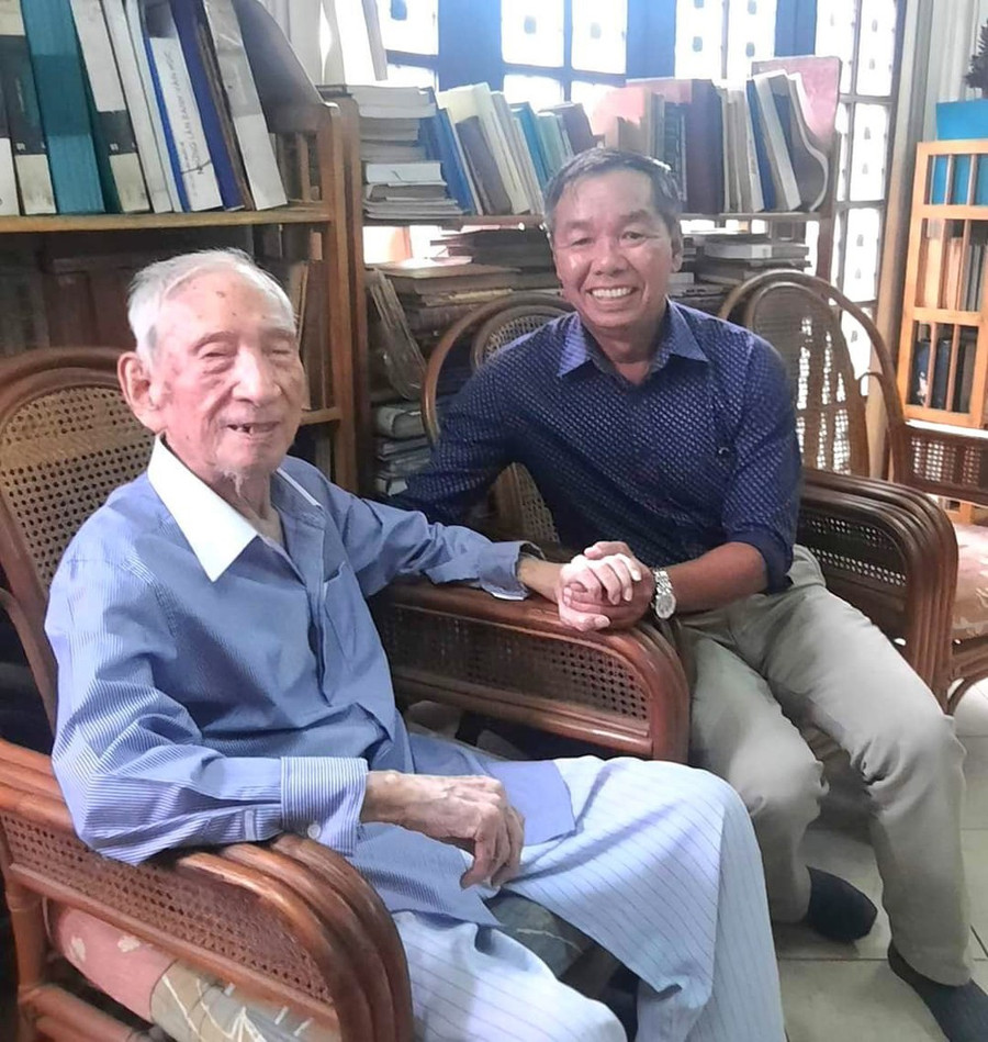 Nhà sử học Nguyễn Đình Đầu trong một lần tiếp phóng viên Báo SGGP