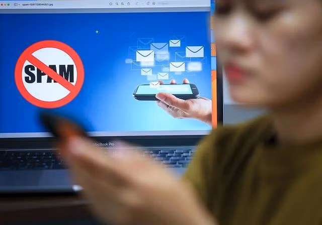 Hy vọng SIM rác bị ngăn chặn thì nạn cuộc gọi rác sẽ giảm bớt. Ảnh: Nhật Thịnh