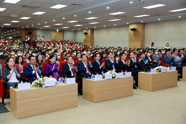 Lễ kỷ niệm 10 năm thành lập và đón nhận Huân chương Lao động hạng Ba của Công ty Điện tử Samsung Việt Nam Thái Nguyên là sự kiện có ý nghĩa quan trọng, đánh dấu quá trình 10 năm xây dựng và phát triển của Samsung Thái Nguyên nói riêng và Tập đoàn Samsung nói chung tại Việt Nam. Ảnh VGP Lễ kỷ niệm 10 năm thành lập và đón nhận Huân chương Lao động hạng Ba của Công ty Điện tử Samsung Việt Nam Thái Nguyên là sự kiện có ý nghĩa quan trọng, đánh dấu quá trình 10 năm xây dựng và phát triển của Samsung Thái Nguyên nói riêng và Tập đoàn Samsung nói chung tại Việt Nam. Ảnh VGP