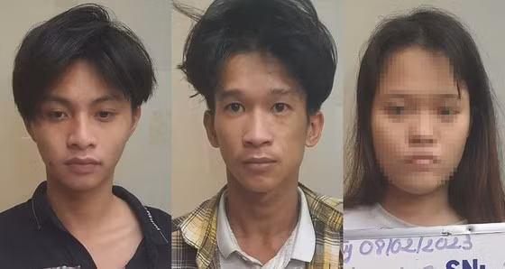 Nhóm đối tượng gồm: Tiến - Hậu - H. (từ trái qua phải) tại cơ quan công an