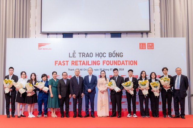 Lễ trao Học bổng Quỹ Fast Retailing năm 2024 công bố 9 học sinh xuất sắc nhận học bổng toàn phần Lễ trao Học bổng Quỹ Fast Retailing năm 2024 công bố 9 học sinh xuất sắc nhận học bổng toàn phần