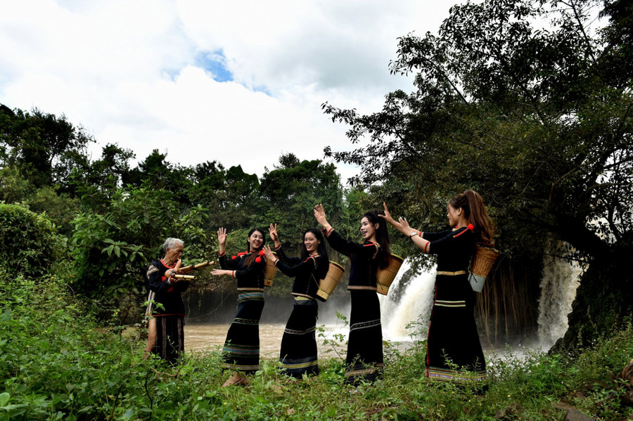 Danh thắng thác Drai Dlông (huyện Cư M'gar) đã được khảo sát, kết nối nhằm kiến tạo không gian du lịch đa dạng phục vụ nhu cầu trải nghiệm cho du khách. Ảnh: Quang Khải Danh thắng thác Drai Dlông (huyện Cư M'gar) đã được khảo sát, kết nối nhằm kiến tạo không gian du lịch đa dạng phục vụ nhu cầu trải nghiệm cho du khách. Ảnh: Quang Khải