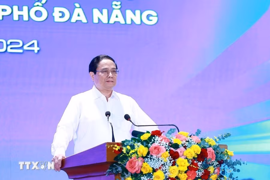 Thủ tướng Phạm Minh Chính phát biểu tại Hội nghị triển khai chính sách đặc thù phát triển thành phố Đà Nẵng. (Ảnh: Dương Giang/TTXVN)
